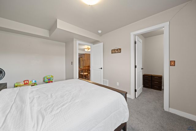 212 E BENGAL DR, Rapid City, SD 57701