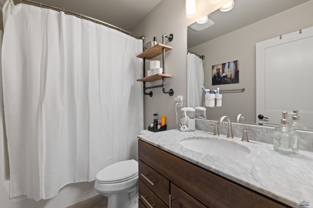 212 E BENGAL DR, Rapid City, SD 57701