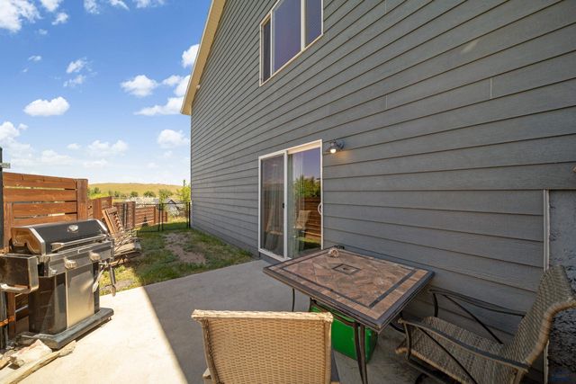 212 E BENGAL DR, Rapid City, SD 57701