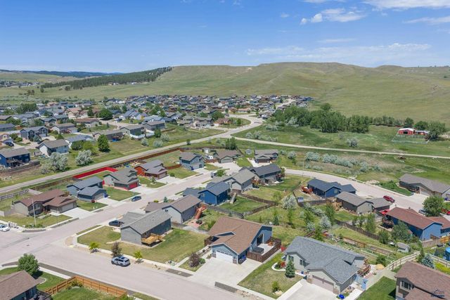 212 E BENGAL DR, Rapid City, SD 57701