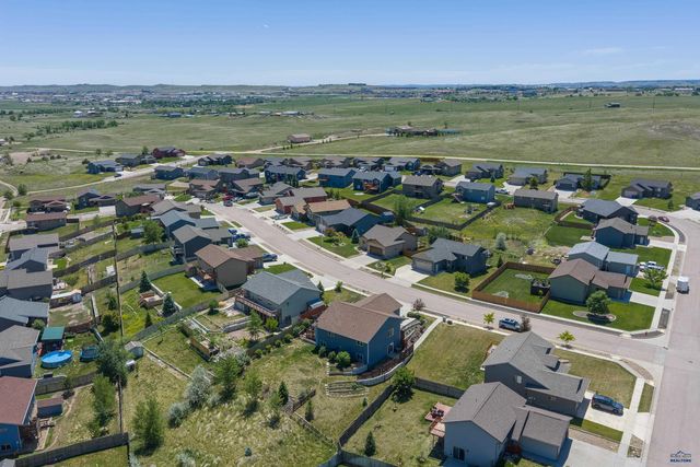 212 E BENGAL DR, Rapid City, SD 57701