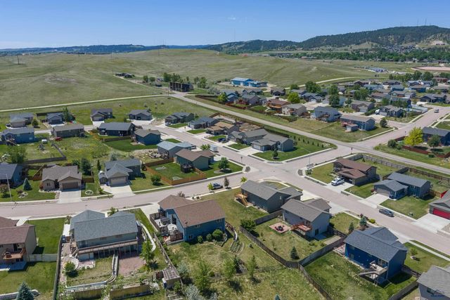 212 E BENGAL DR, Rapid City, SD 57701