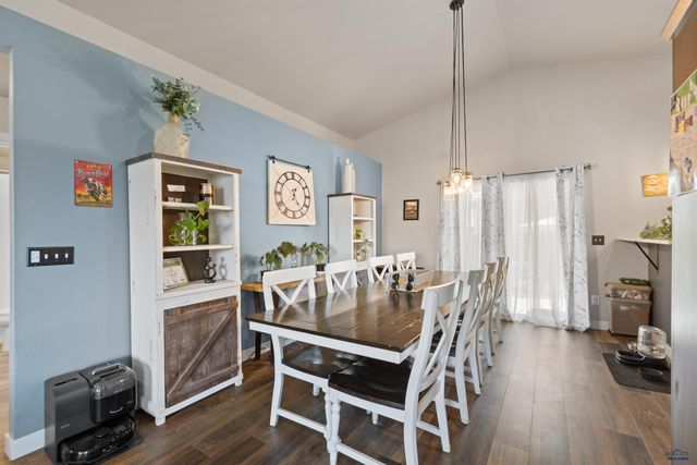 212 E BENGAL DR, Rapid City, SD 57701