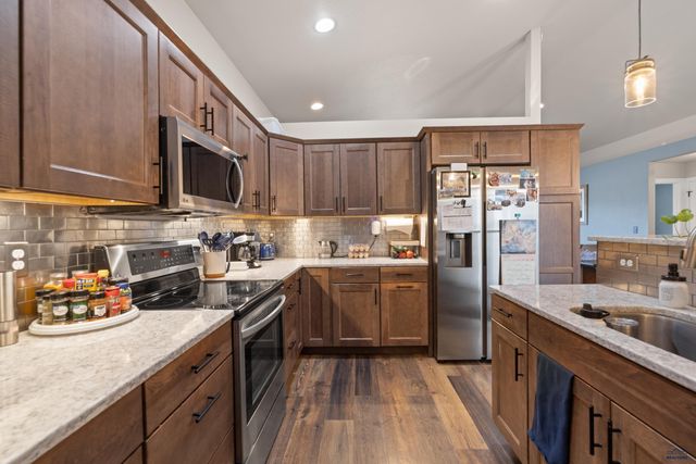 212 E BENGAL DR, Rapid City, SD 57701