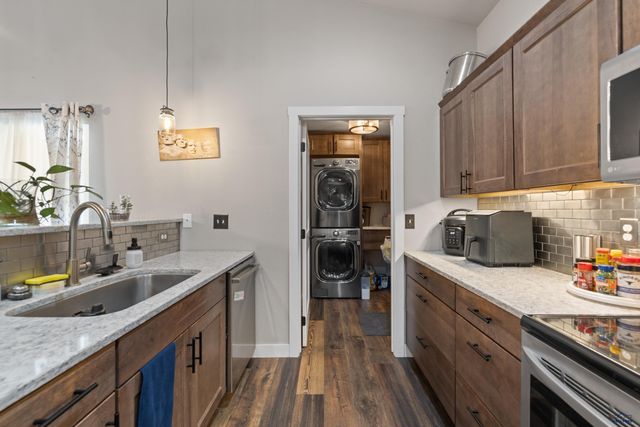 212 E BENGAL DR, Rapid City, SD 57701