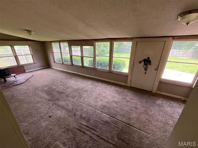 205 E Northview Avenue, Wentzville, MO 63385