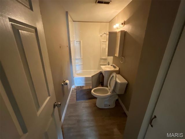205 E Northview Avenue, Wentzville, MO 63385