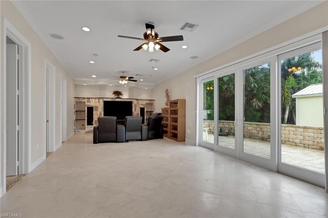 6020 Green BLVD, Naples, FL 34116
