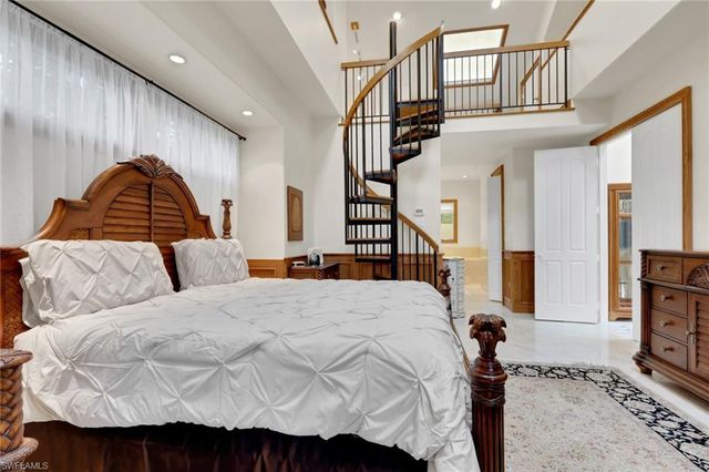 6020 Green BLVD, Naples, FL 34116