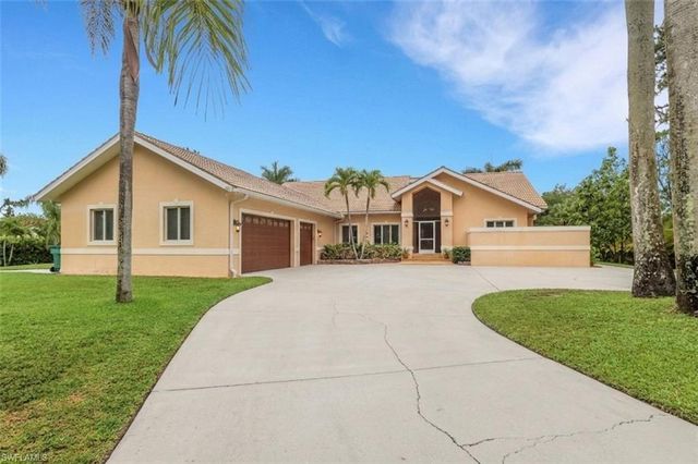 6020 Green BLVD, Naples, FL 34116