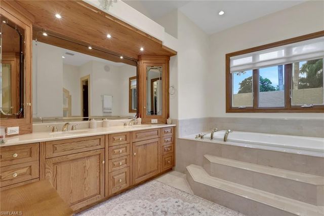 6020 Green BLVD, Naples, FL 34116