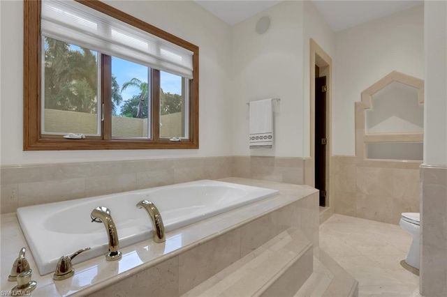 6020 Green BLVD, Naples, FL 34116