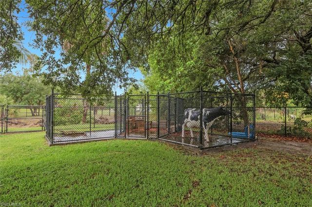 6020 Green BLVD, Naples, FL 34116