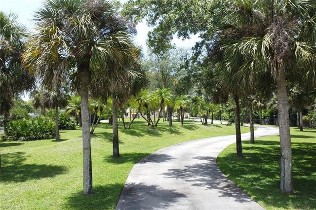 6020 Green BLVD, Naples, FL 34116