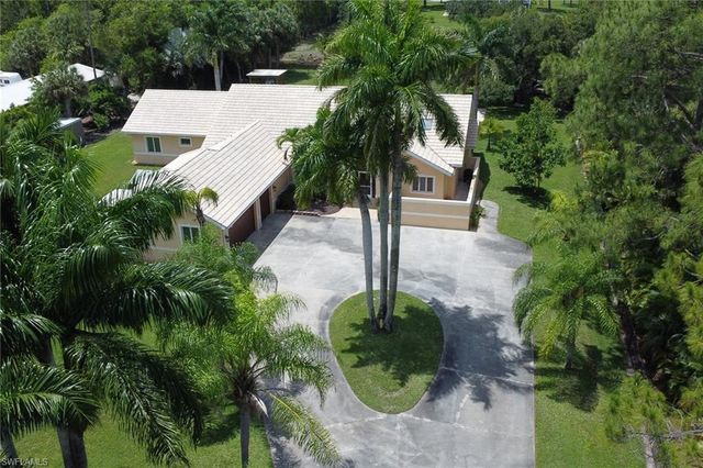 6020 Green BLVD, Naples, FL 34116