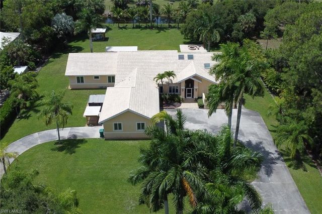 6020 Green BLVD, Naples, FL 34116