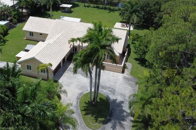 6020 Green BLVD, Naples, FL 34116