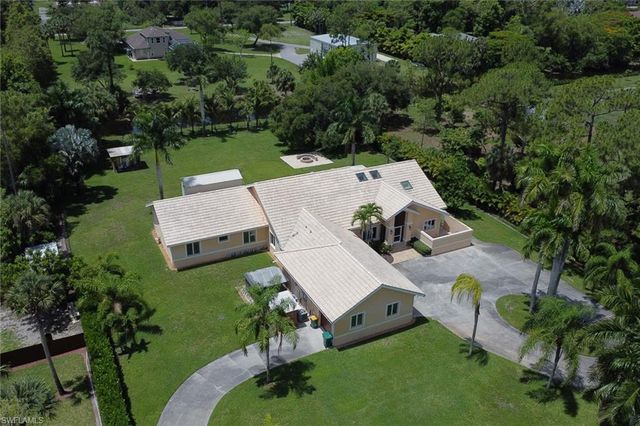 6020 Green BLVD, Naples, FL 34116