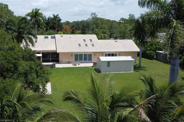 6020 Green BLVD, Naples, FL 34116