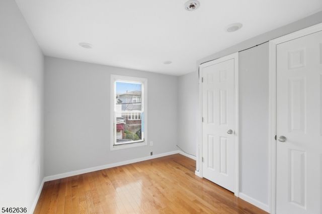 13 Cottage St, Bayonne City, NJ 07002