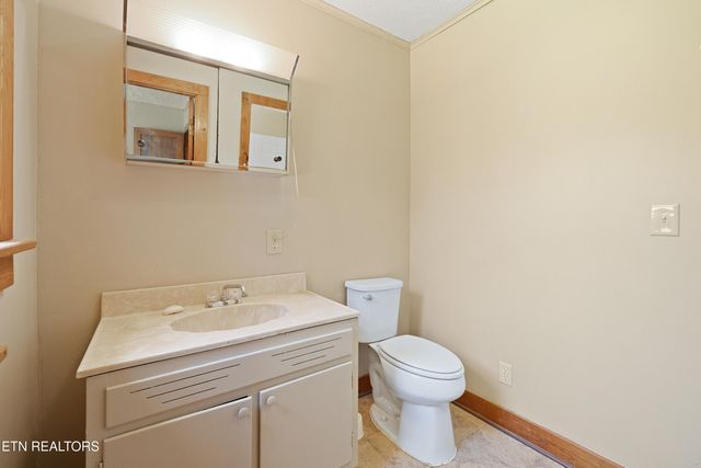 2356 Old Harriman Hwy, Harriman, TN 37748