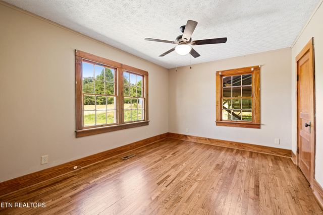 2356 Old Harriman Hwy, Harriman, TN 37748