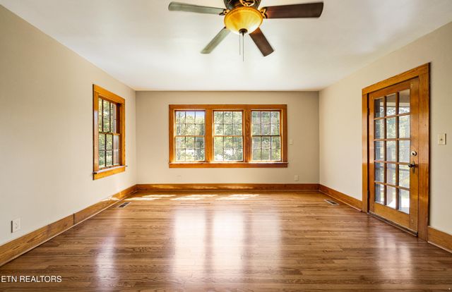 2356 Old Harriman Hwy, Harriman, TN 37748