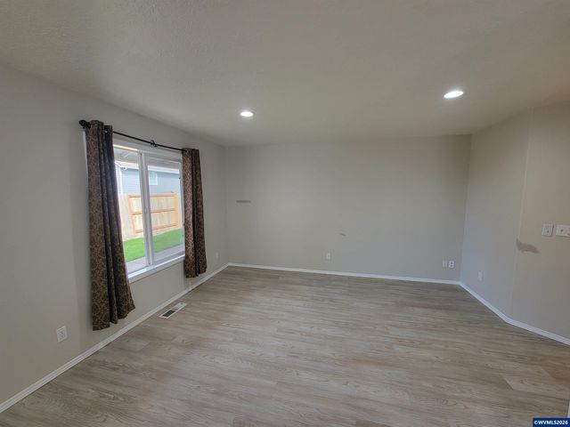 5923 Rhinestone Ct SE, Salem, OR 97306