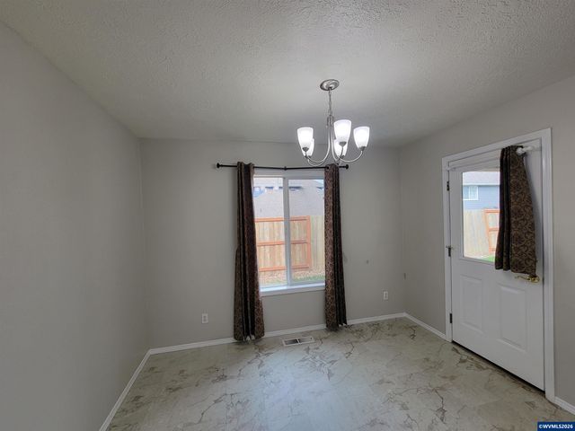 5923 Rhinestone Ct SE, Salem, OR 97306