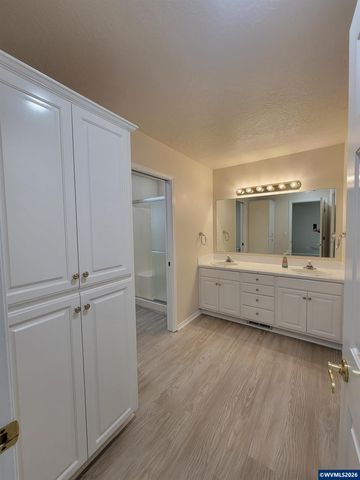 5923 Rhinestone Ct SE, Salem, OR 97306