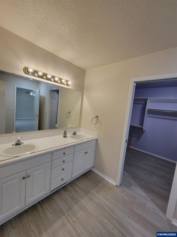 5923 Rhinestone Ct SE, Salem, OR 97306