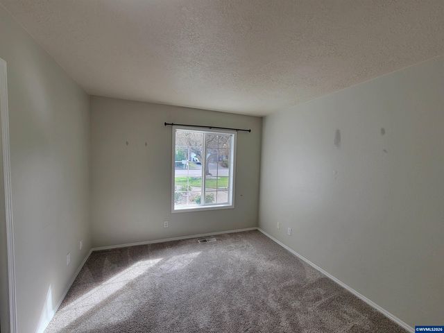 5923 Rhinestone Ct SE, Salem, OR 97306