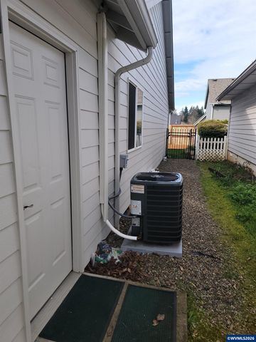 5923 Rhinestone Ct SE, Salem, OR 97306