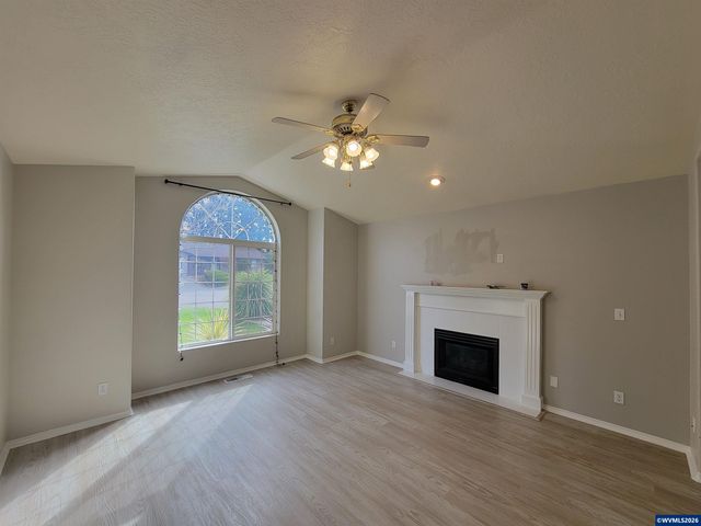 5923 Rhinestone Ct SE, Salem, OR 97306