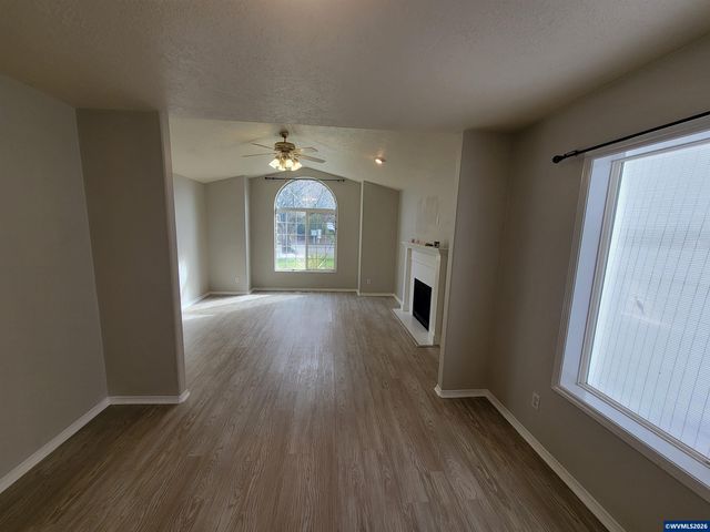 5923 Rhinestone Ct SE, Salem, OR 97306