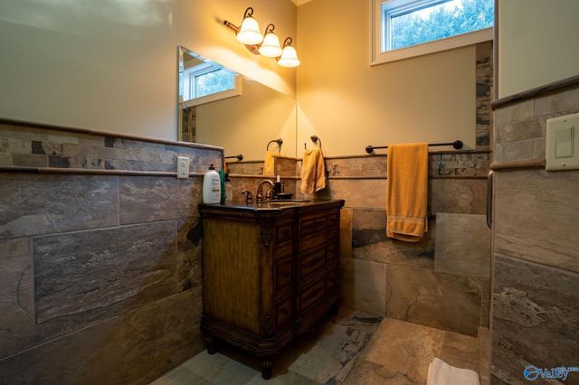 301 County Road 1027, Valley Head, AL 35989