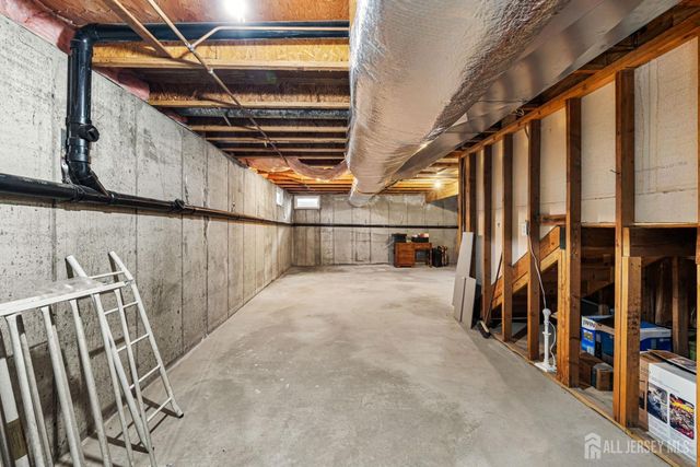 16 Edinburg Circle, Old Bridge, NJ 07747