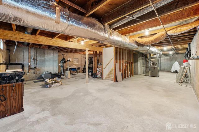 16 Edinburg Circle, Old Bridge, NJ 07747