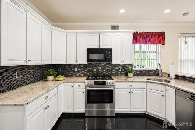 16 Edinburg Circle, Old Bridge, NJ 07747