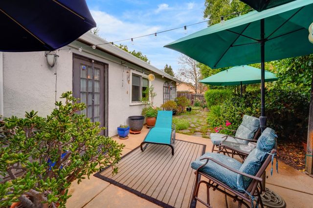 1916 Oak Bluff Way, Sacramento, CA 95833