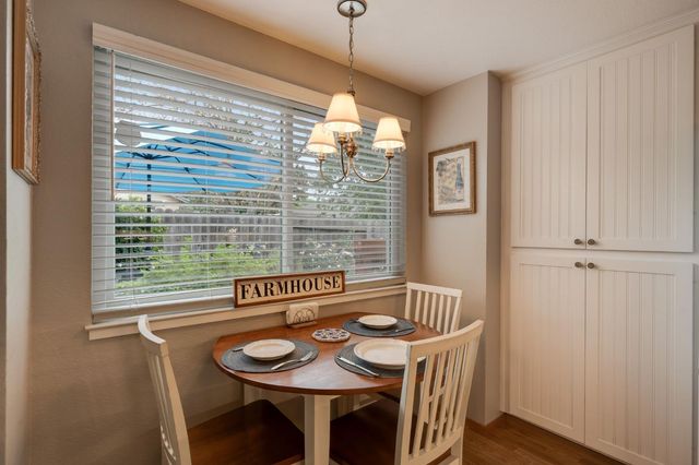 1916 Oak Bluff Way, Sacramento, CA 95833