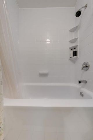 1916 Oak Bluff Way, Sacramento, CA 95833