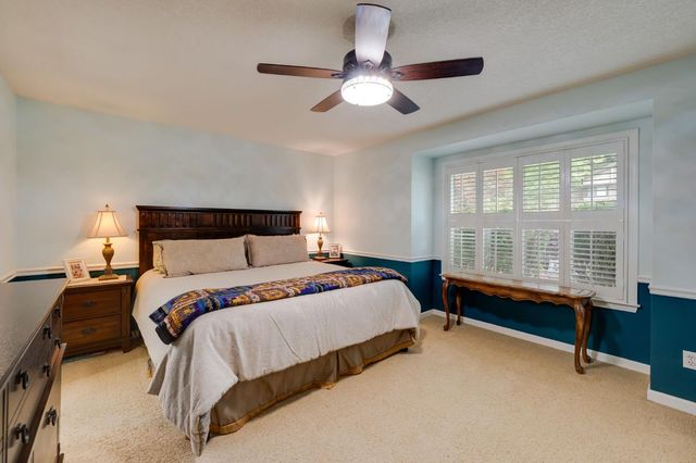 1916 Oak Bluff Way, Sacramento, CA 95833