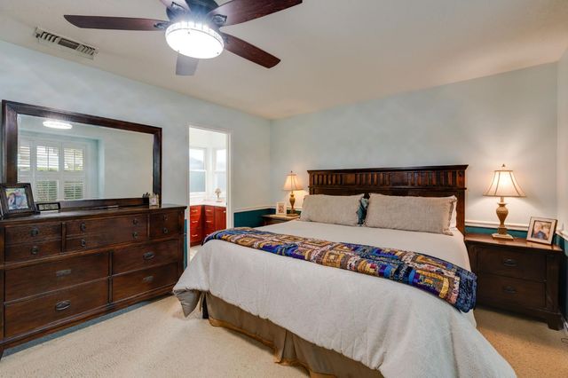 1916 Oak Bluff Way, Sacramento, CA 95833