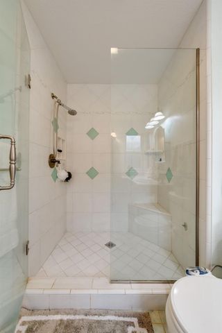 1916 Oak Bluff Way, Sacramento, CA 95833