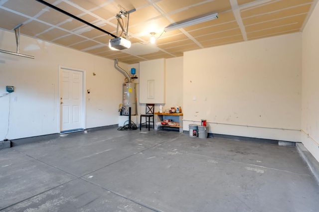 1916 Oak Bluff Way, Sacramento, CA 95833