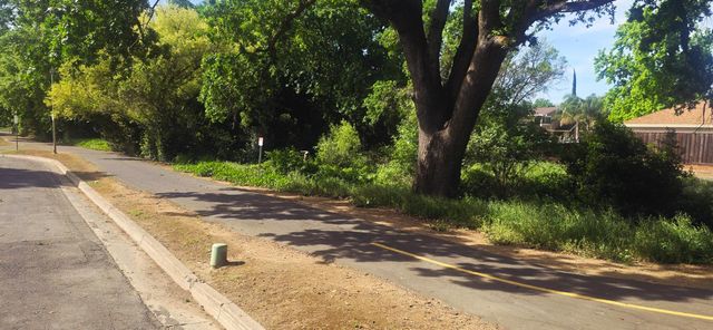 1916 Oak Bluff Way, Sacramento, CA 95833