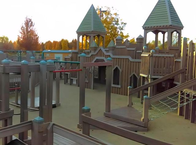 1916 Oak Bluff Way, Sacramento, CA 95833