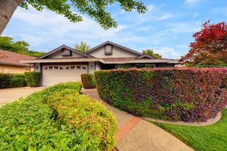 1916 Oak Bluff Way, Sacramento, CA 95833