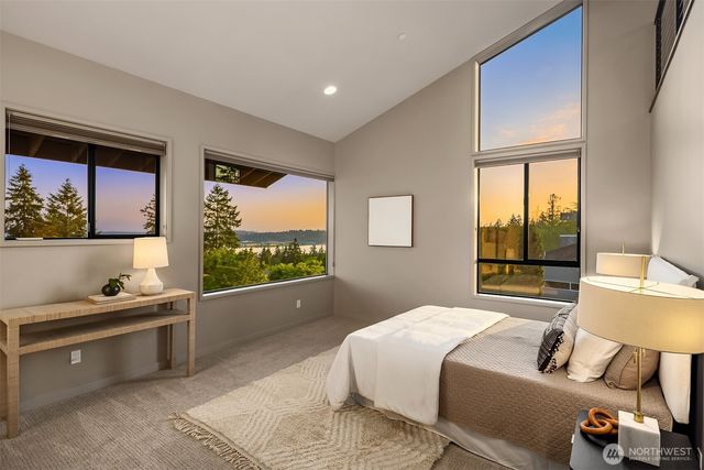 8221 NE 117th Street, Kirkland, WA 98034